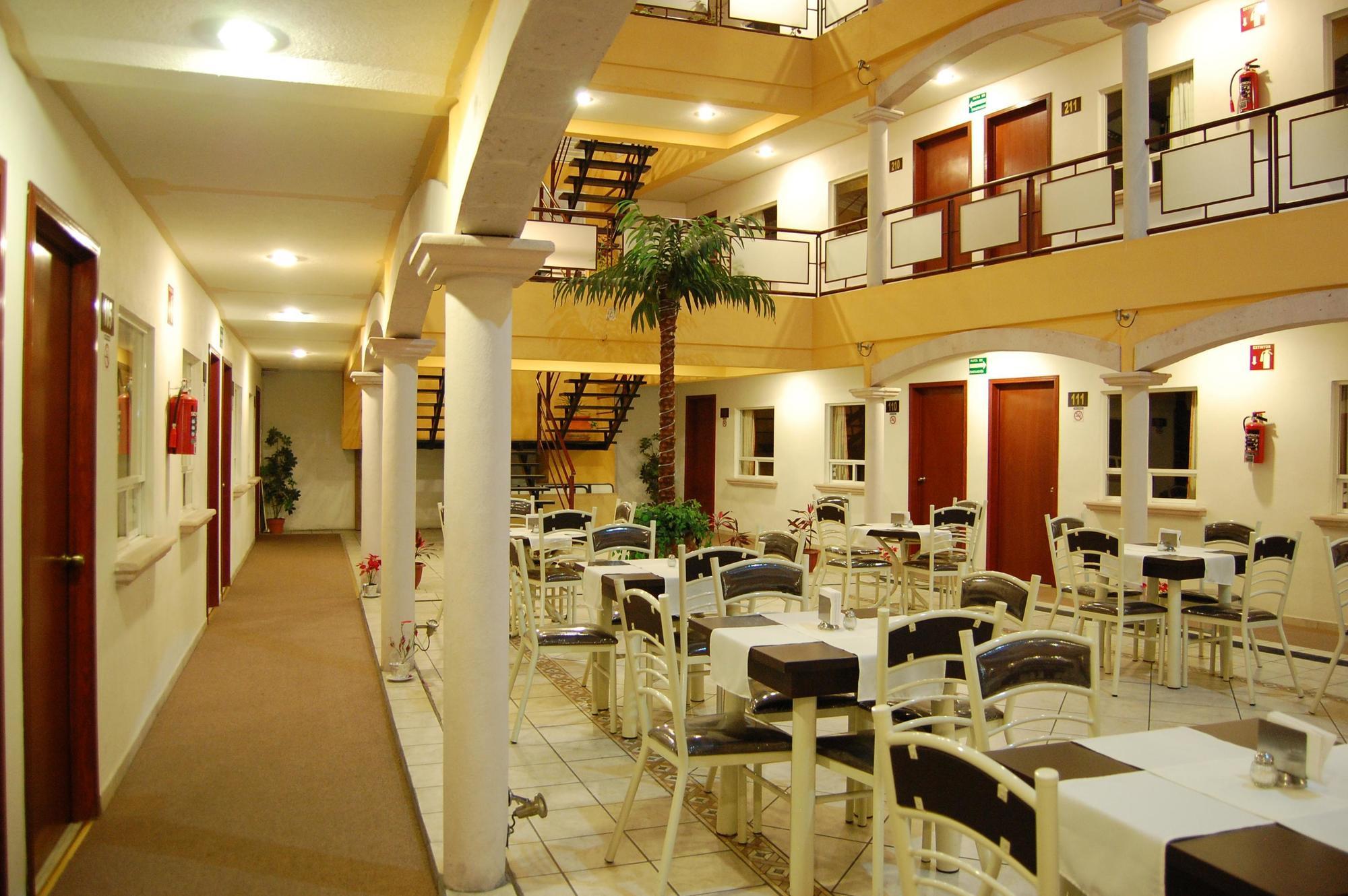 Capital O Hotel Victoria Morelia Exterior foto